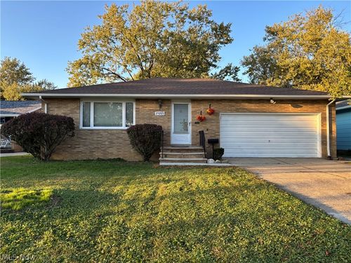 25201 Picone Lane, Bedford Heights, OH, 44146 | Card Image