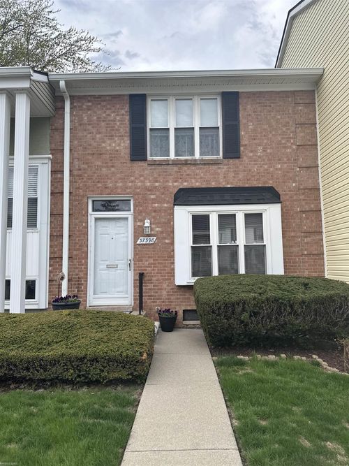 37398 Charter Oaks Blvd, Clinton Township, MI, 48036-4408 | Card Image