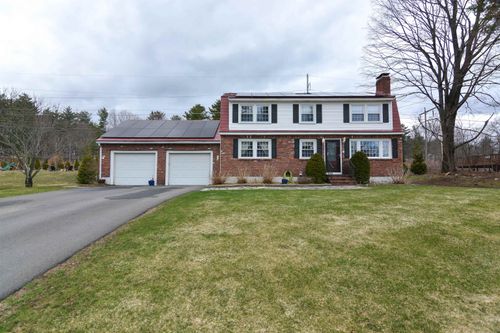 40 Barkland Dr, Derry, NH, 03038-3936 | Card Image