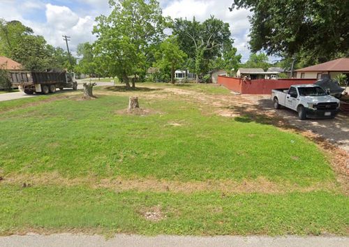 205 Earl St, Clute, TX, 77531-4736 | Card Image