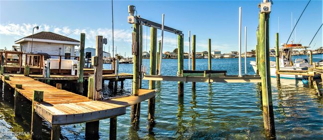 Boat Slip w/ Lift | Image 5