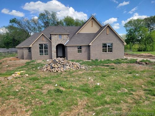 20925 S Windsor Ave, Claremore, OK, 74019-5700 | Card Image