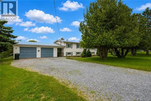 136 Neck Rd, Quispamsis, NB, E2G1K8 | Card Image