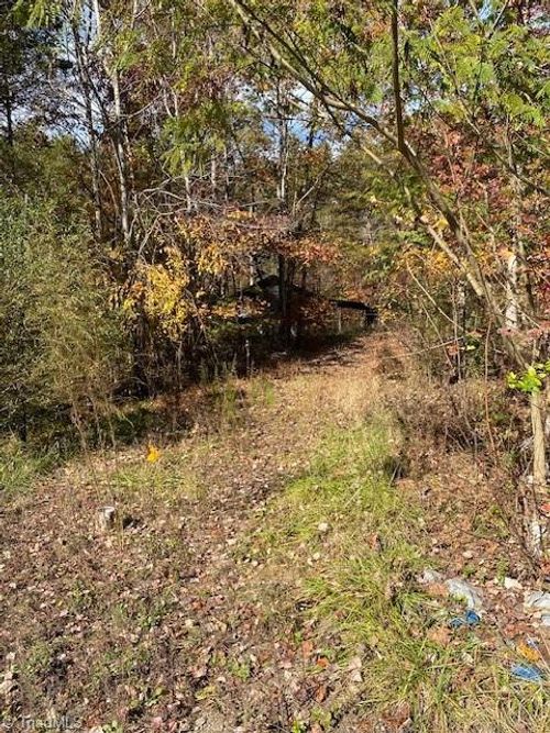 3119 Nc 268, Siloam, NC, 27047-9235 | Card Image