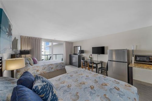 1117-19201 Collins Ave, Sunny Isles Beach, FL, 33160-2202 | Card Image