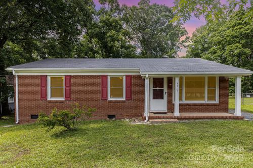 4915 Galax Dr, Charlotte, NC, 28213-7017 | Card Image