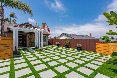 812 Crest Dr, Encinitas, CA, 92024-4145 | Card Image
