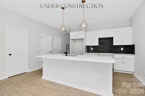 341 N Hoskins Rd, Charlotte, NC, 28216-3452 | Card Image