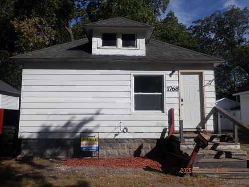 1768 Elwood St, Muskegon, MI, 49442-5861 | Card Image