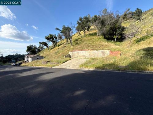 1090 Arroyo Grande Dr, Napa, CA, 94558 | Card Image