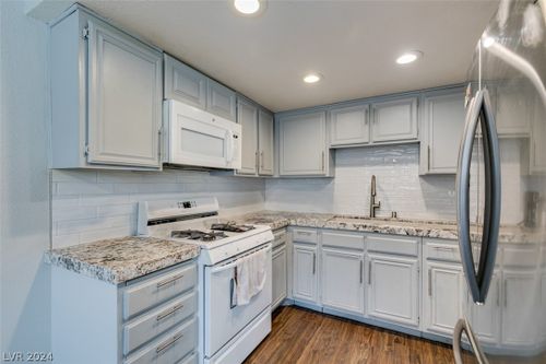 6451 Big Pine Way, Las Vegas, NV, 89108-3411 | Card Image
