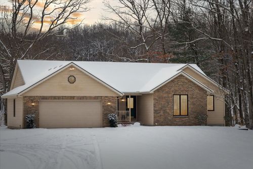 4669 Forest Vale Rd, Pierson, MI, 49339-9405 | Card Image
