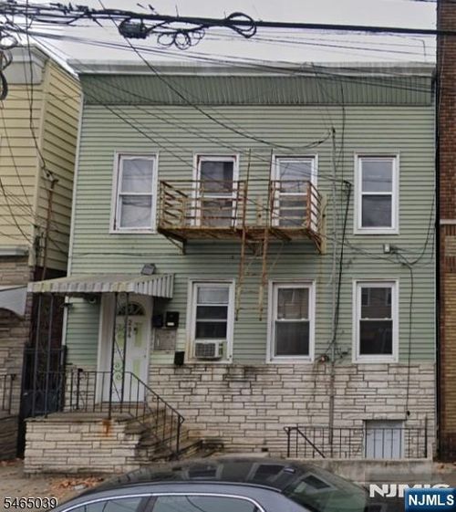 284 Adams St, Newark, NJ, 07105-1543 | Card Image