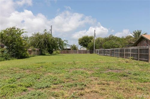 207 Mesquite Dr, Laguna Vista, TX, 78578-2708 | Card Image