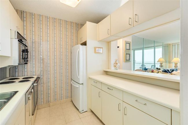 UNIT-1103 - 1401 E Beach Dr, Condo with 2 bedrooms, 2 bathrooms and null parking in Galveston TX | Image 13