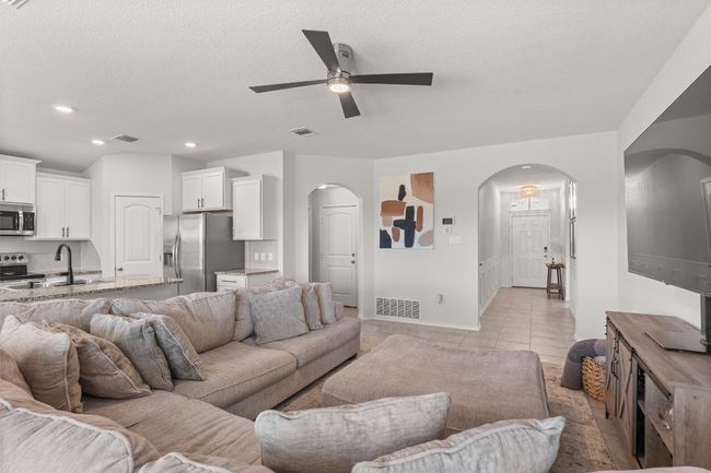 609 Ibis Falls Loop, House other with 3 bedrooms, 2 bathrooms and 4 parking in Jarrell TX | Image 8