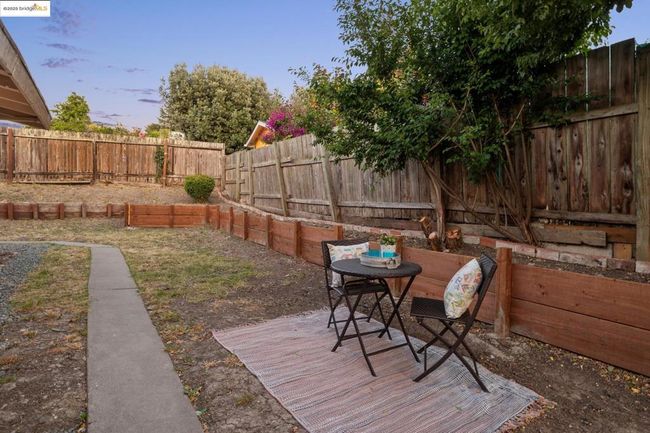 Spacious Back Yard | Image 39