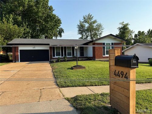 4494 Papal Dr, Florissant, MO, 63033-7014 | Card Image