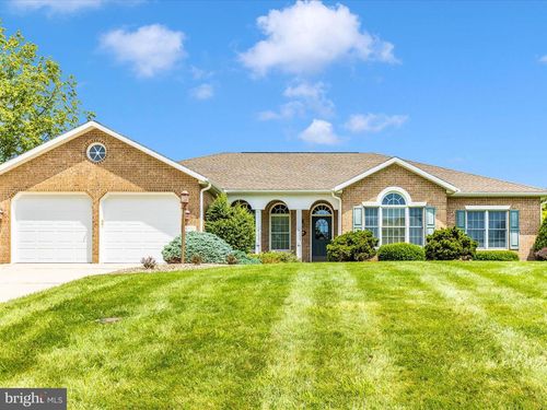 6337 Medina Ridge Dr, FAYETTEVILLE, PA, 17222-9435 | Card Image