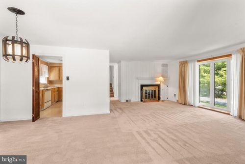 6 Cobblestone Dr, PAOLI, PA, 19301-1820 | Card Image