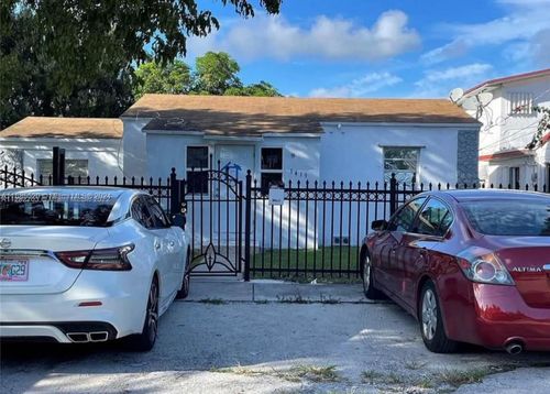1419 Nw 44th St, Miami, FL, 33142-7926 | Card Image