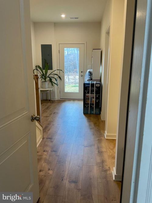 b-13208 Nixon Ln, WOODBRIDGE, VA, 22193-4204 | Card Image