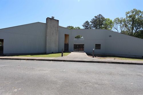 911 W Pine St, Warren, AR, 71671-2402 | Card Image