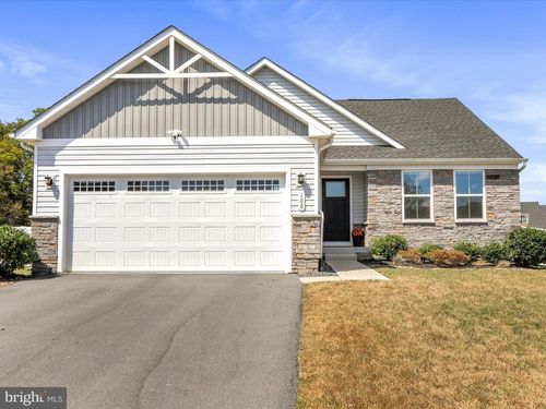 100 Plum Tree Ln, MARTINSBURG, WV, 25403-1727 | Card Image