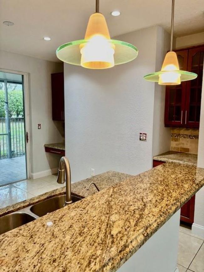 1838 Nw 79 Th Way, Townhouse with 3 bedrooms, 3 bathrooms and null parking in Pembroke Pines FL | Image 9