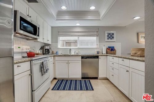 219 13th St, Huntington Beach, CA, 92648 | Card Image