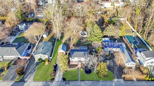 27 Landscape Dr, Wheatley Heights, NY, 11798-1403 | Card Image