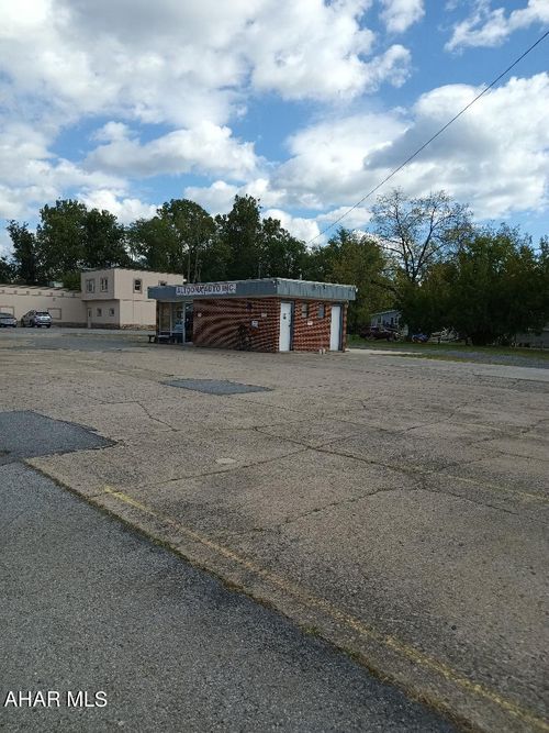 6139 6th Ave, Altoona, PA, 16602-1003 | Card Image