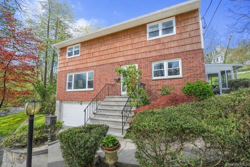 2 Rockledge Rd, Yonkers, NY, 10708-5301 | Card Image