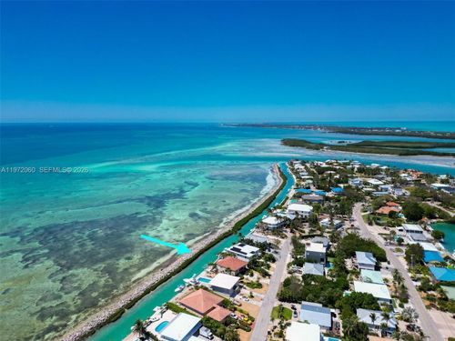 250 W Seaview Cir, Duck Key, FL, 33050-3834 | Card Image