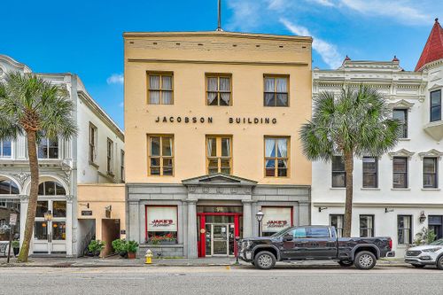 19 Broad Street, Charleston, SC, 29401 | Card Image