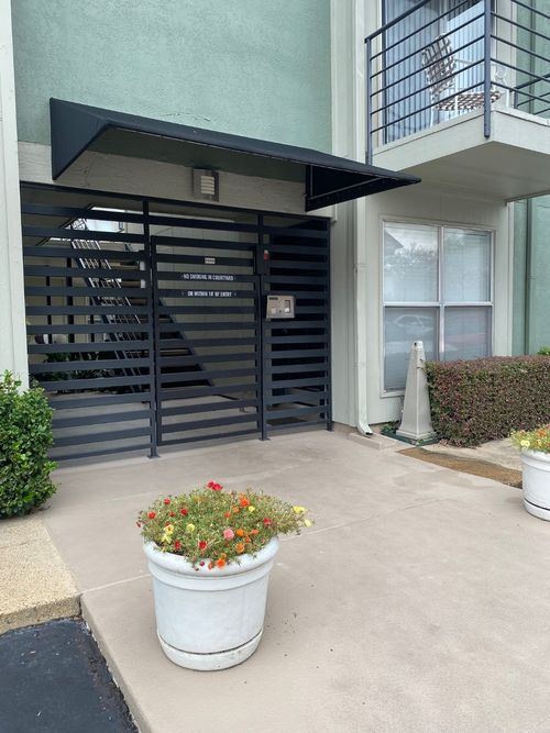 apt-208-4211 Holland Ave, Dallas, TX, 75219-2889 | Card Image