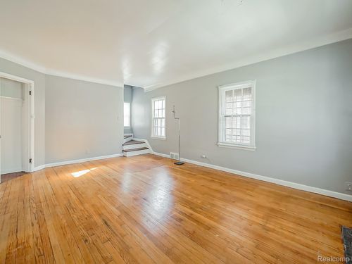 9744 Lakepointe St, Detroit, MI, 48224-2811 | Card Image