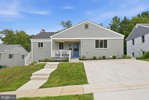 2713 Navarre Dr, CHEVY CHASE, MD, 20815-3803 | Card Image