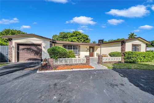 4751 Nw 5th Ct, Plantation, FL, 33317-2001 | Card Image