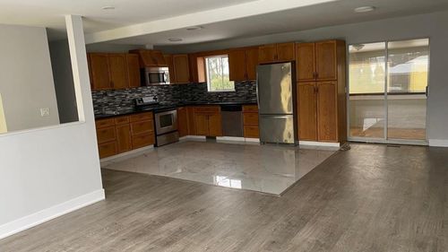 upper-46766 First Avenue, Chilliwack, BC, V5P1X7 | Card Image