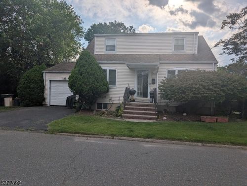 44 Bogert Pl, Bergenfield, NJ, 07621-2219 | Card Image