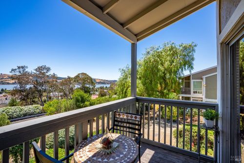 apt-86-900 Southampton Rd, Benicia, CA, 94510-1828 | Card Image