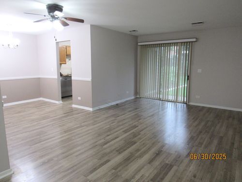 5-352 Pembroke Ct, Schaumburg, IL, 60193-5317 | Card Image