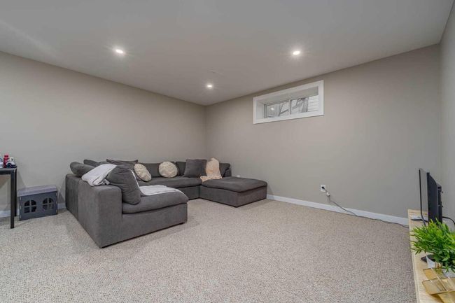 106 Chapman Close Se, Home with 3 bedrooms, 3 bathrooms and 4 parking in Calgary AB | Image 25