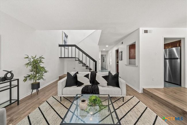 9206 Flickering Shadow Dr, Townhouse with 3 bedrooms, 3 bathrooms and null parking in Dallas TX | Image 8