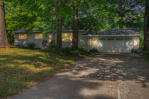 19160 Glendale Cir, Spring Lake, MI, 49456-2302 | Card Image