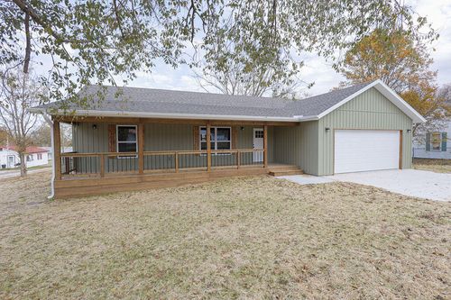 330 S Long Ave, Hartville, MO, 65667-8215 | Card Image