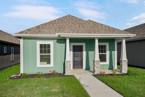 4-1600 Cottonwood Creek Ave, Kearney, MO, 64060-8896 | Card Image
