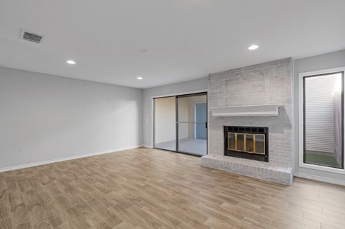 3326 Foster Ln, Austin, TX, 78757-1018 | Card Image
