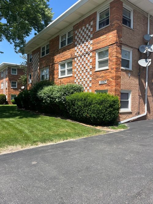 3-10917 S Lloyd Dr, Worth, IL, 60482-1577 | Card Image